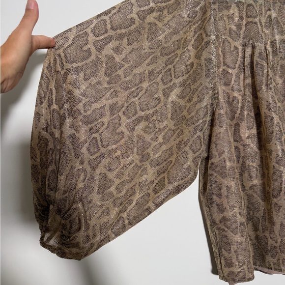 Show Me Your Mumu Happy Hour Blouse Top Long Sheer Sleeve Python Print Relaxed - Picture 5 of 9